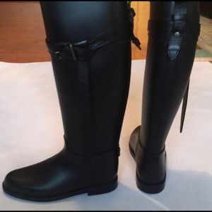 Burberry rain boots!!